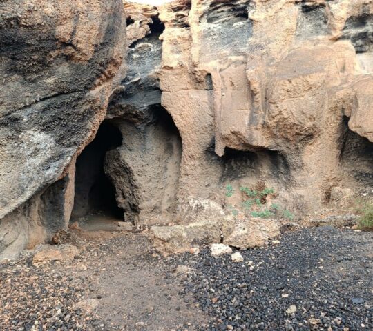 Die Höhlen von Los Estancos